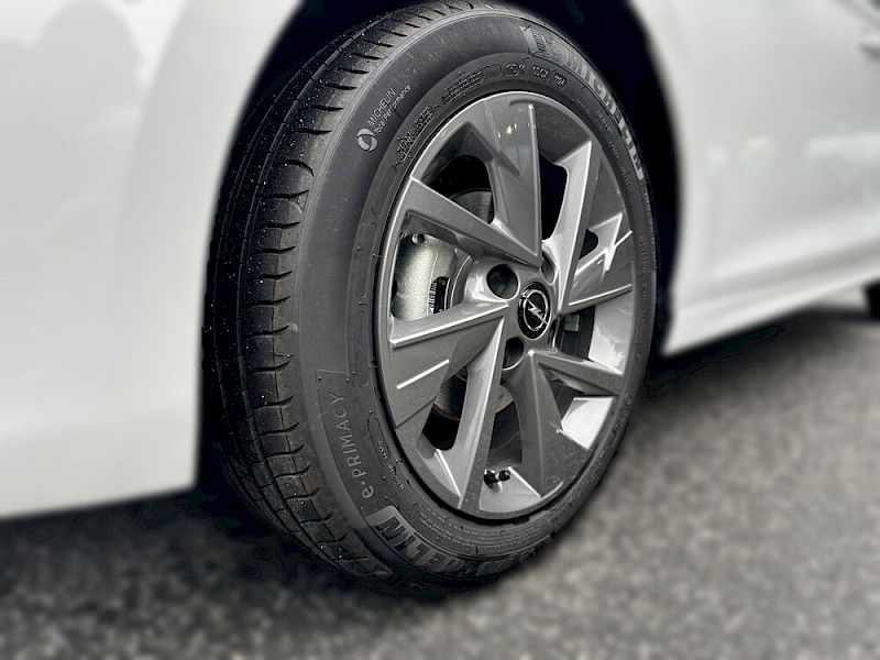 Opel Corsa 1,2 Edition *Winterreifen*