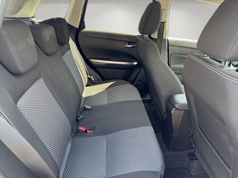 Suzuki Vitara 1,4 AllGrip Shine Aut. *8-fach Bereifung*