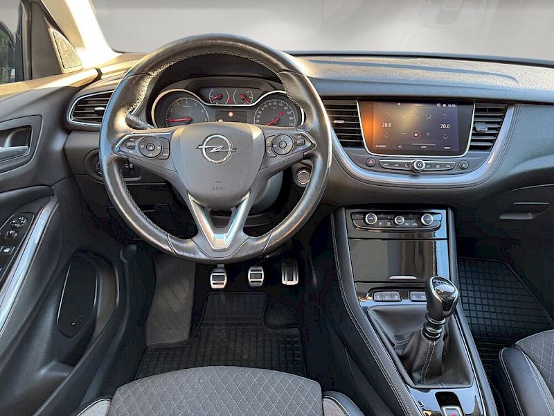 Opel Grandland X 1,2 Ultimate *8-fach Bereifung*